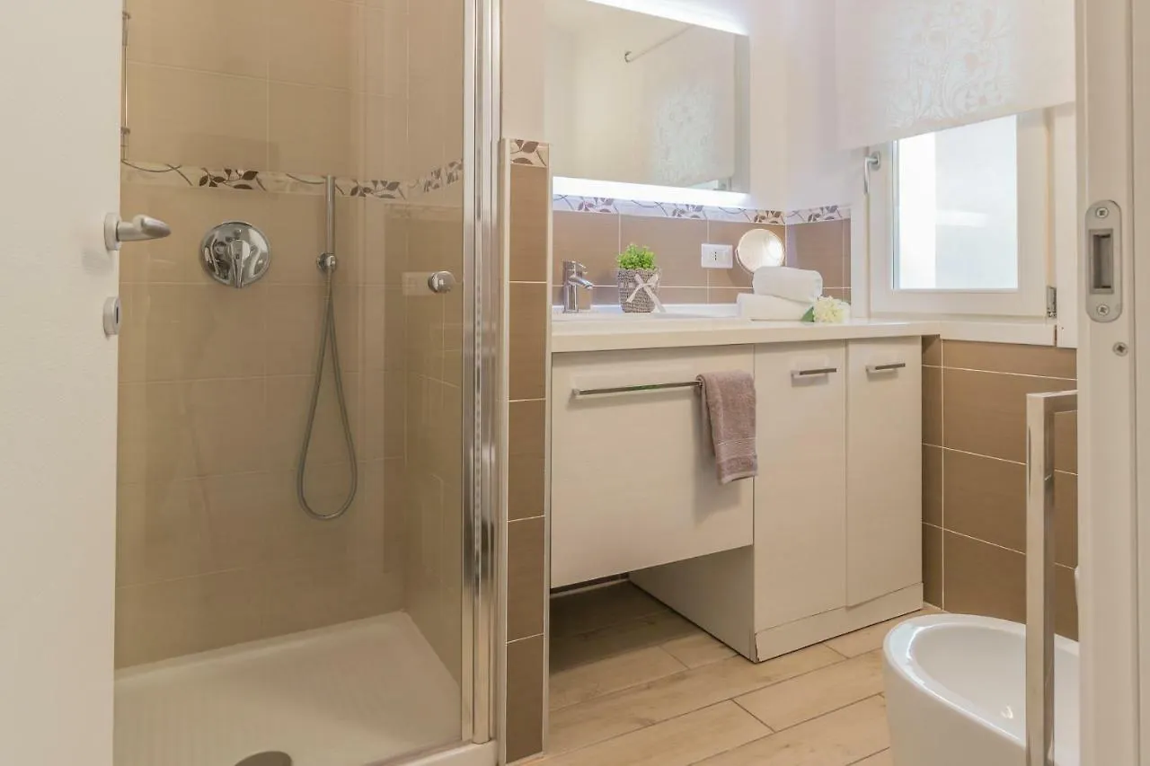 The Sweet Square Flat Apartment Varenna 0*,
